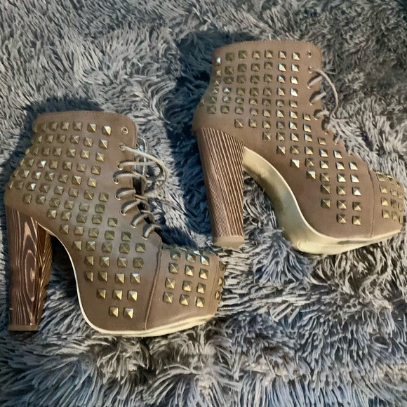Shoe Republic LA studded block heel ankle boots - Picture 2 of 5